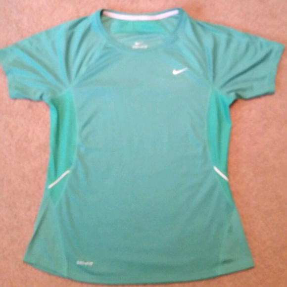 Nike Dri-Fit workout shirt size Small Green - Picture 3 of 8